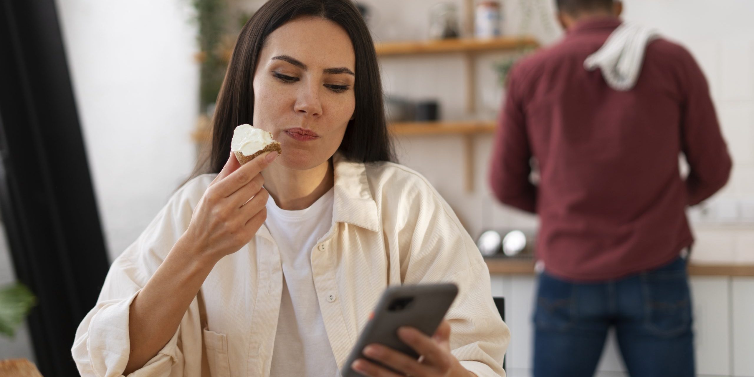 authentic-people-eating-fresh-cheese