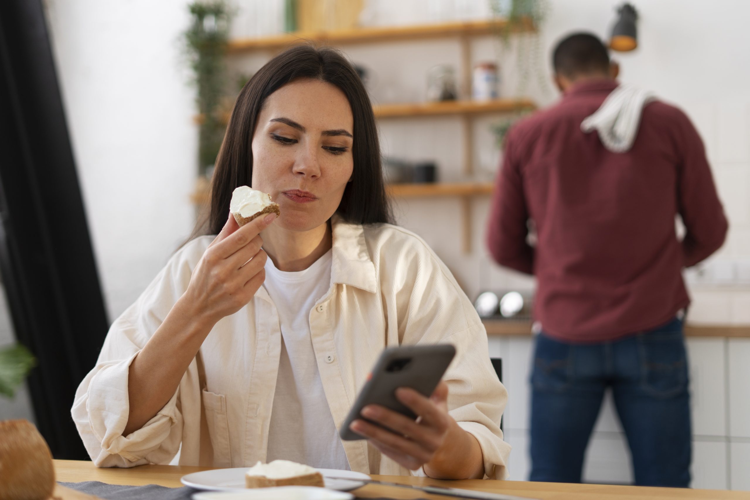 authentic-people-eating-fresh-cheese